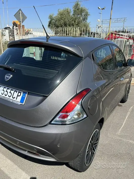 Lancia Ypsilon 2019 photo 2