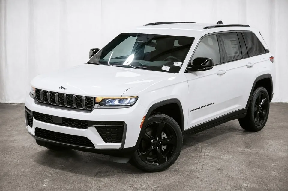 Jeep Grand Cherokee 2026 photo 3