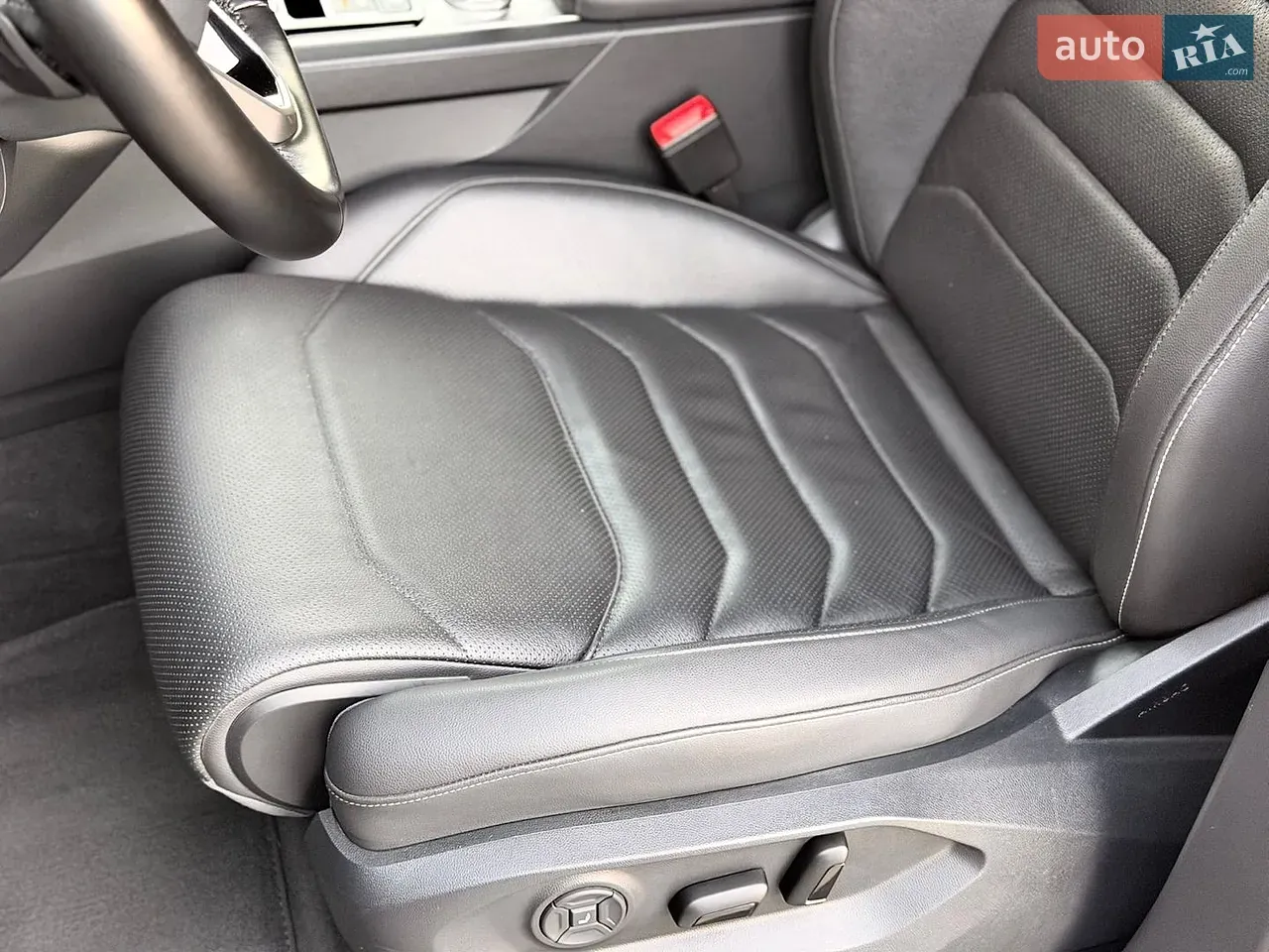 Volkswagen Touareg 2021 photo 2