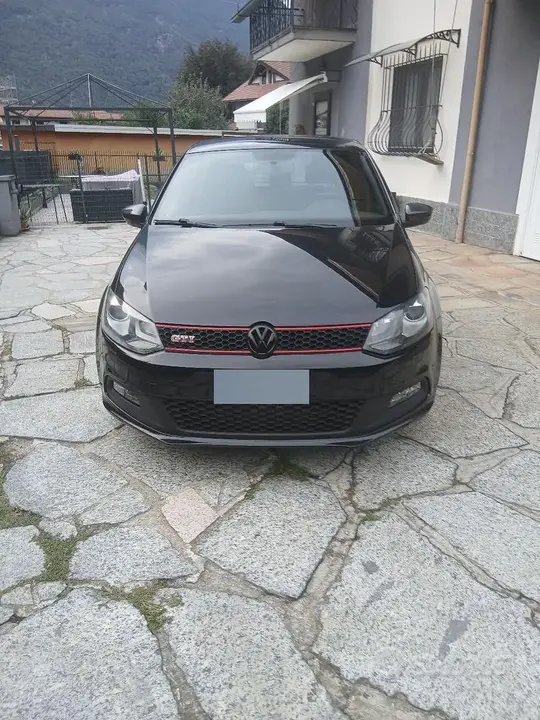 Volkswagen Polo 2012 photo 2