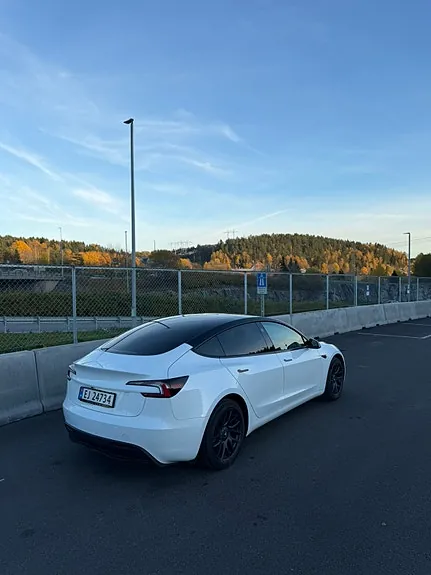 Tesla Model 3 2024 photo 5