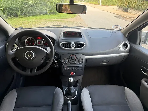 Renault Clio 2012 photo 5