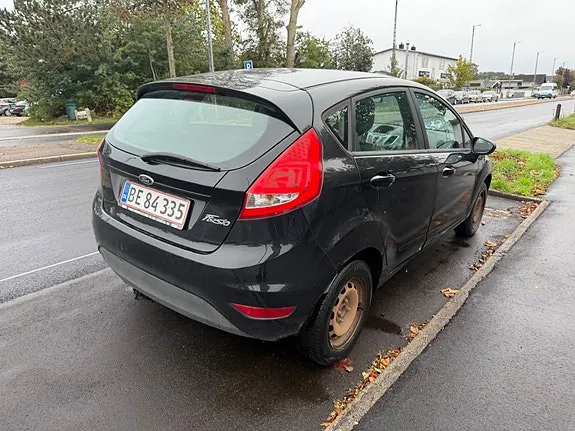 Ford Fiesta 2010 photo 4