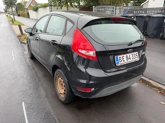 Ford Fiesta 2010 photo 3