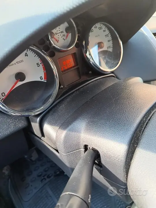 Peugeot 207 2008 photo 5