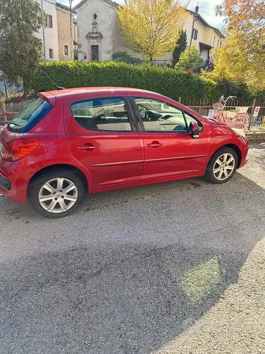 Peugeot 207 2008 photo 3
