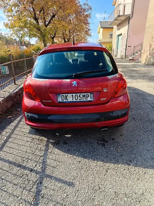 Peugeot 207 2008 photo 2