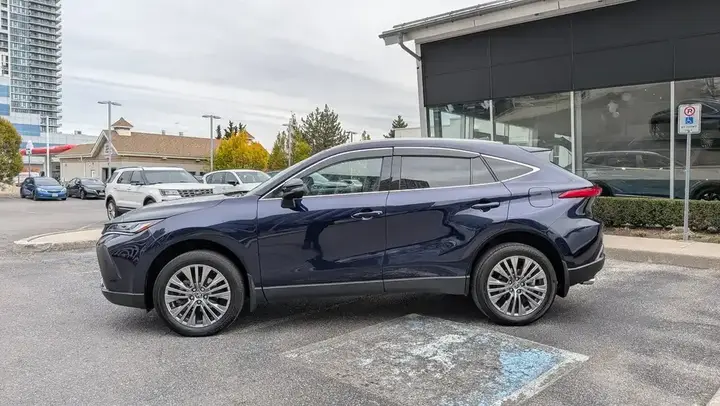 Toyota Venza 2024 photo 3