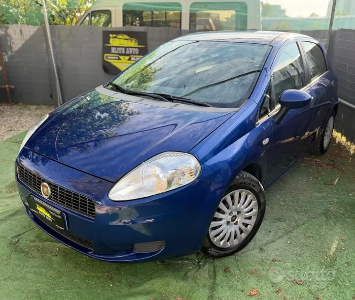 Fiat Grande Punto 2008 photo 2