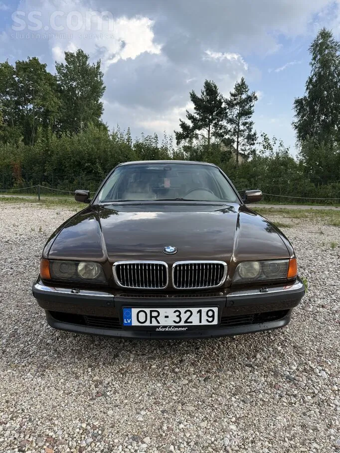 BMW 735