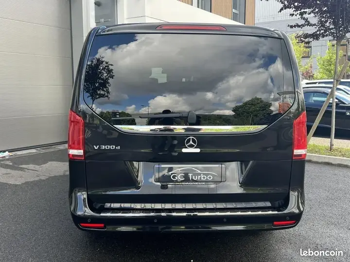 Mercedes-Benz V-Class 2023 photo 5