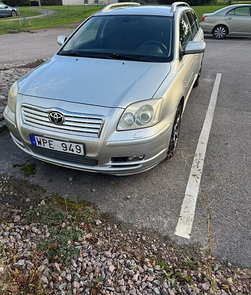 Toyota Avensis 2005 photo 2