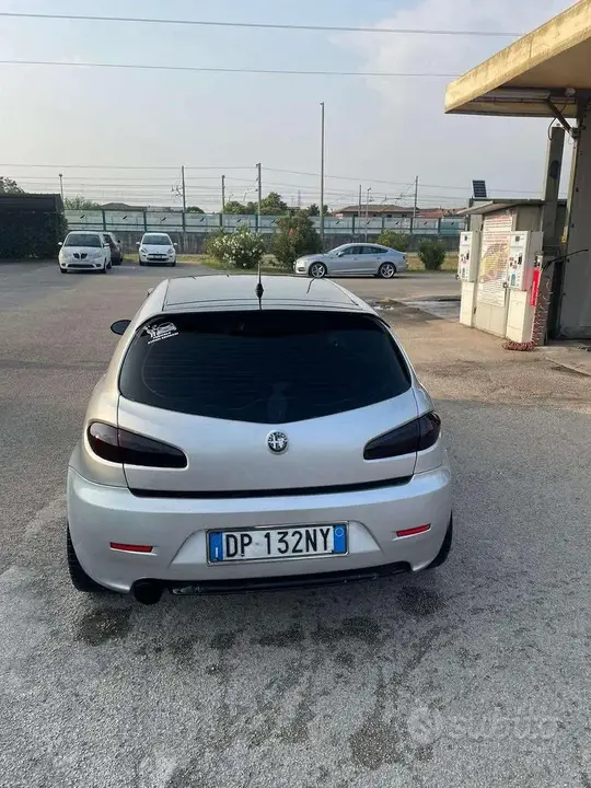 Alfa Romeo 147 2008 photo 2