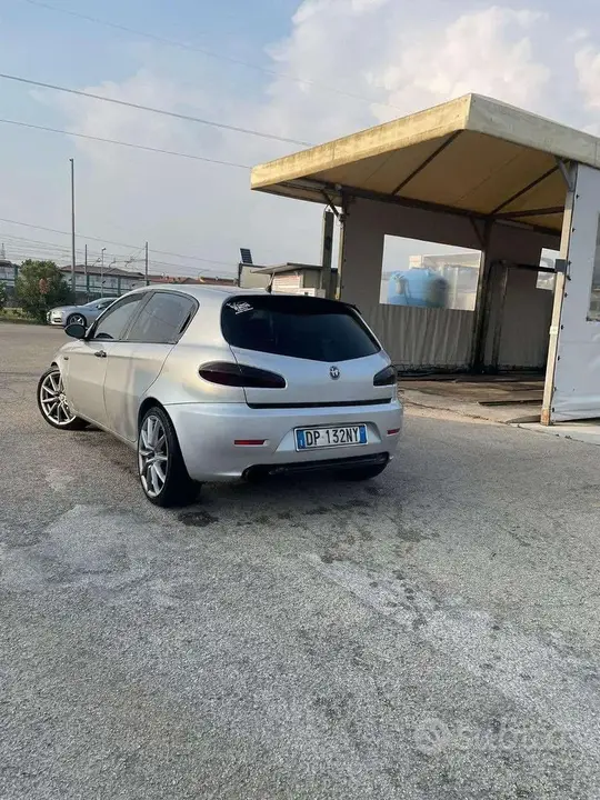 Alfa Romeo 147