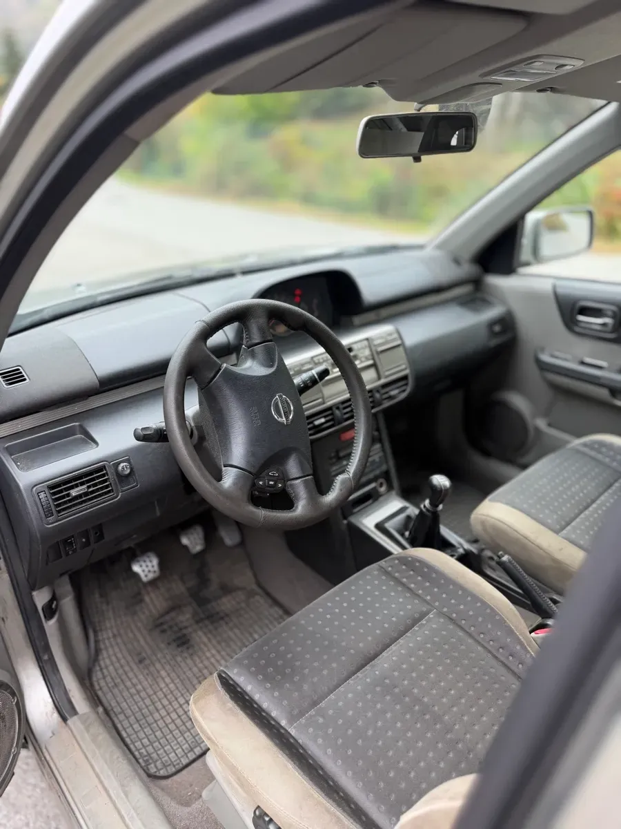 Nissan X-Trail 2005 photo 2