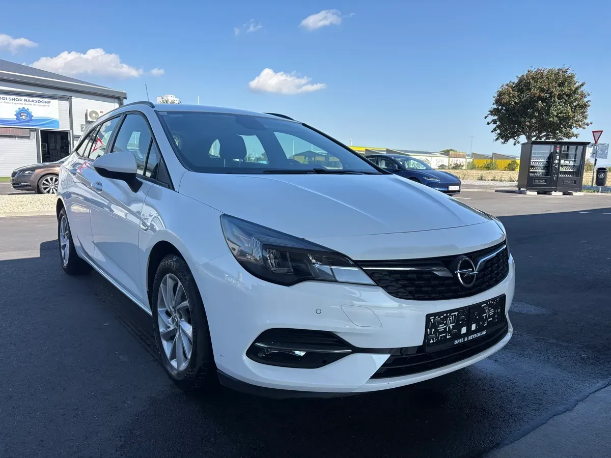 Opel Astra 2020 photo 2