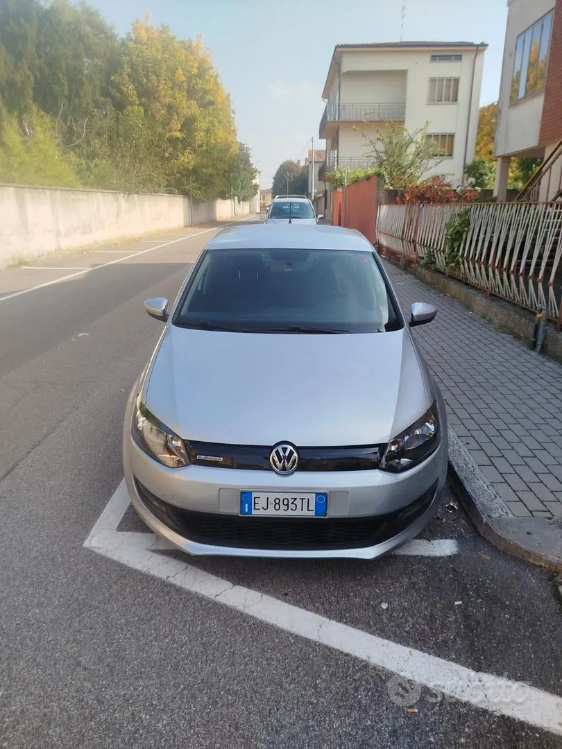 Volkswagen Polo 2011 photo 2