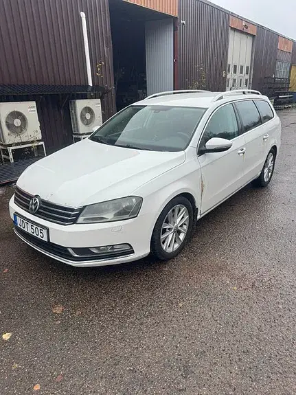 Volkswagen Passat 2011 photo 4