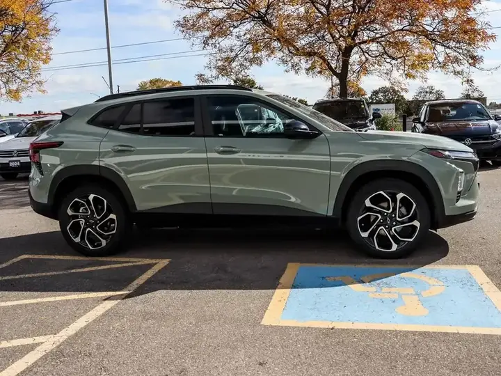 Chevrolet Trax 2024 photo 3