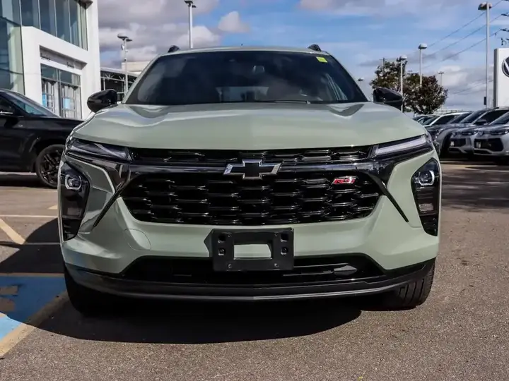 Chevrolet Trax 2024 photo 2