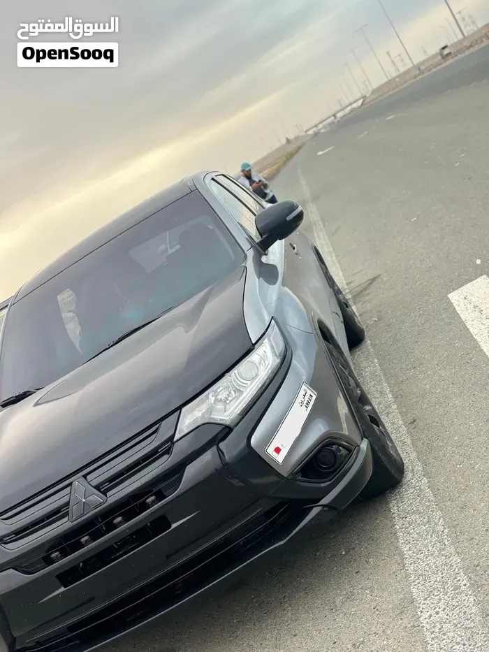 Mitsubishi Outlander 2018 photo 2