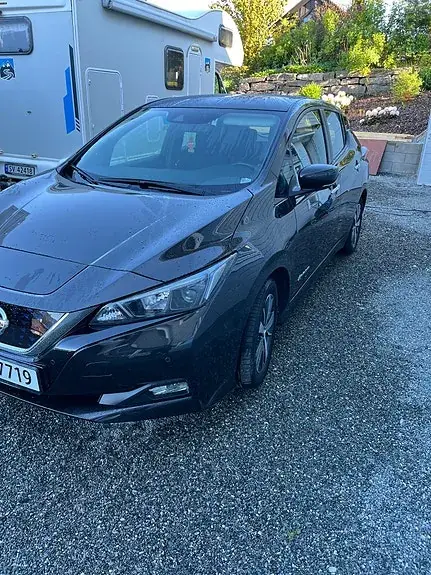 Nissan Leaf 2018 photo 2