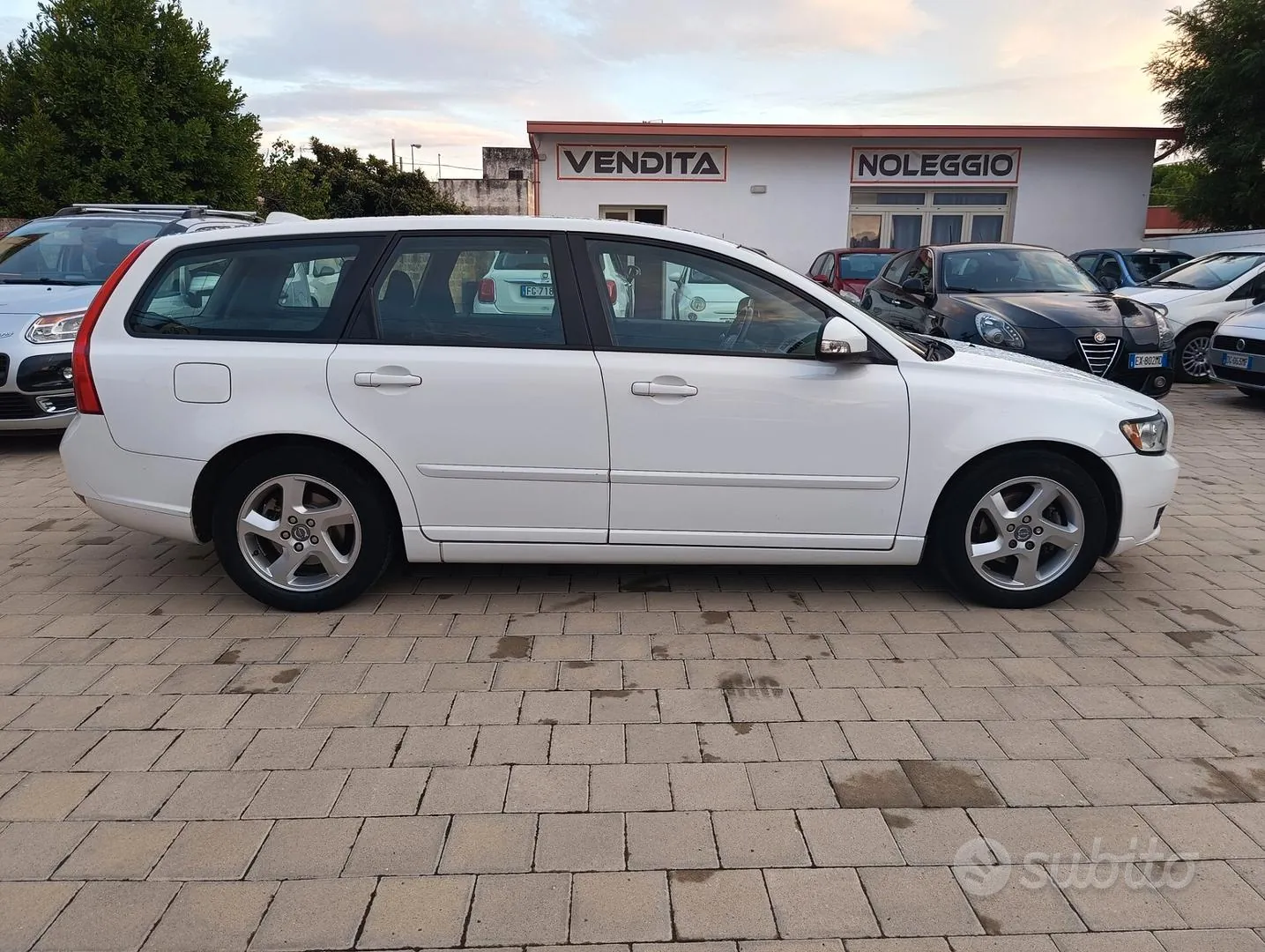 Volvo V50 2011 photo 4
