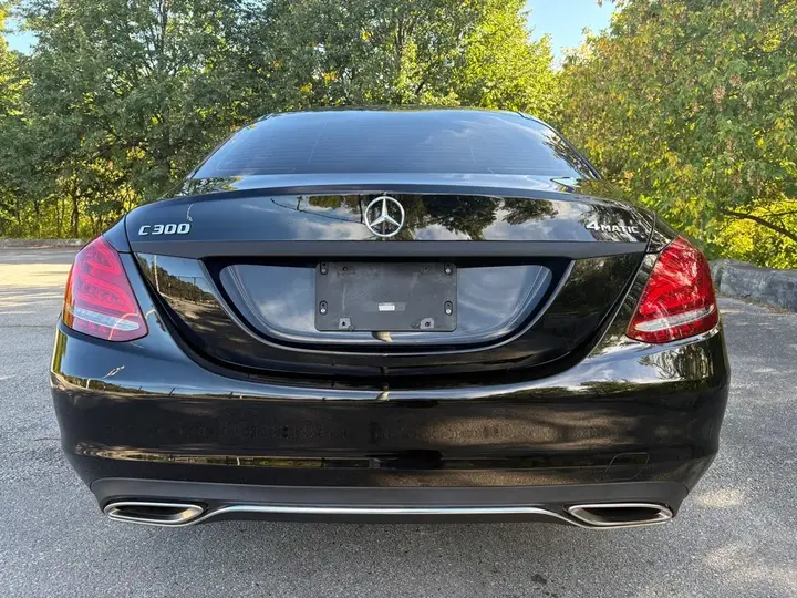 Mercedes-Benz C300 2017 photo 5