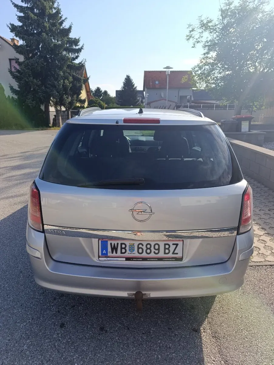 Opel Astra 2008 photo 3
