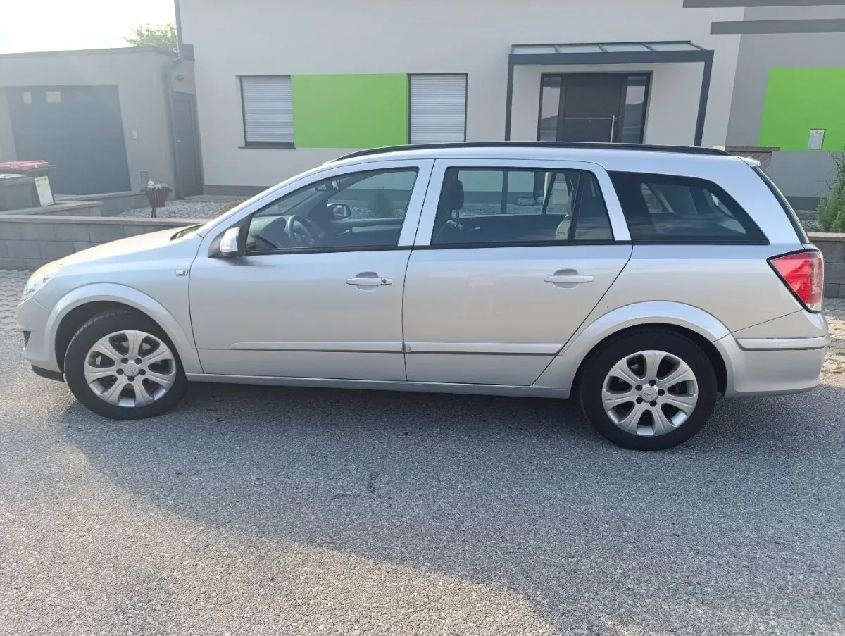 Opel Astra 2008 photo 2