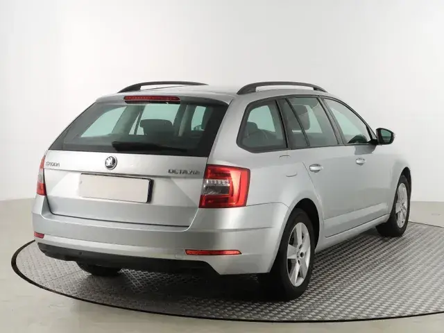 Skoda Octavia Combi 2018 photo 4