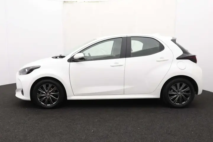 Toyota Yaris 2023 photo 5