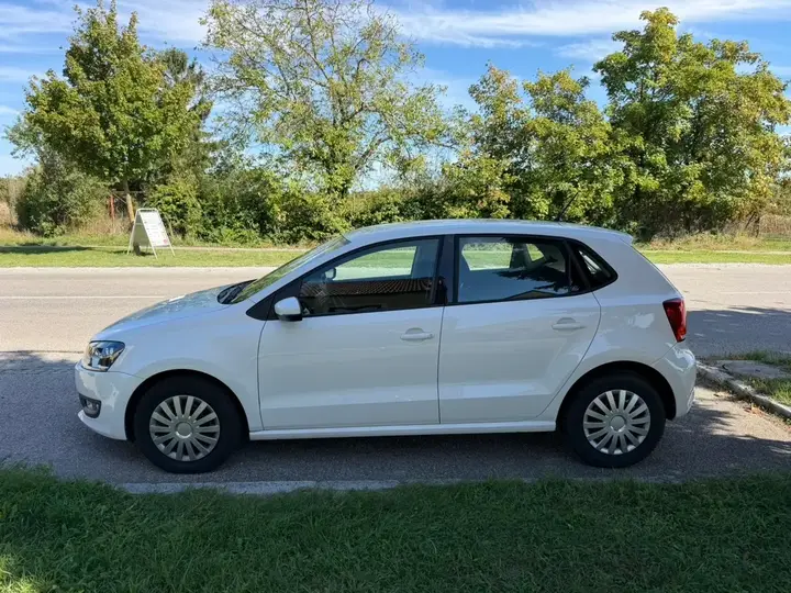 Volkswagen Polo 2013 photo 2