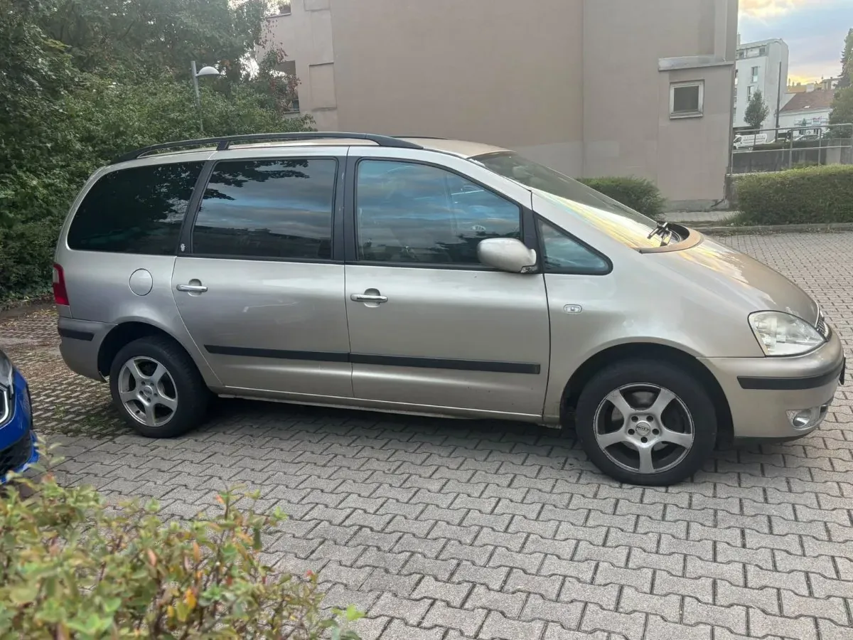 Ford Galaxy 2006 photo 3