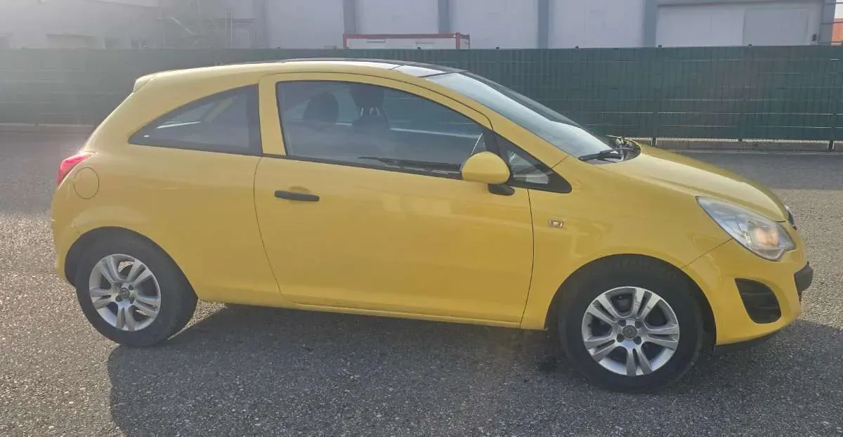 Opel Corsa 2012 photo 3