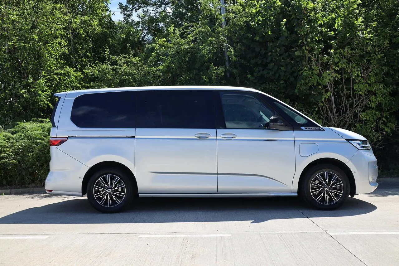 Volkswagen Multivan 2024 photo 4