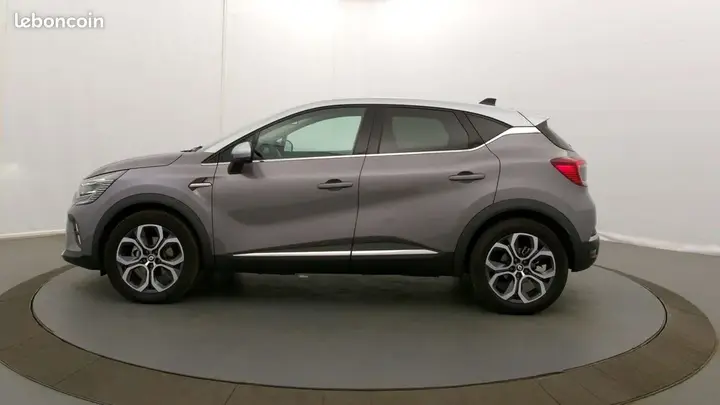 Renault Captur 2023 photo 4
