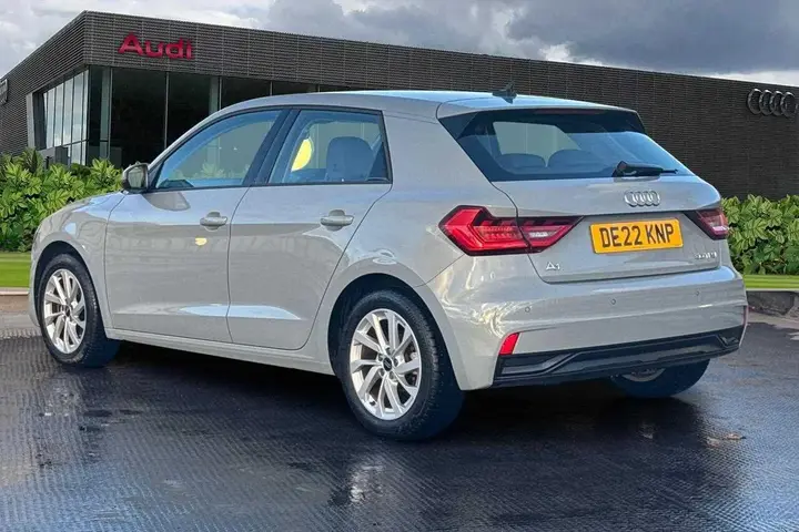 Audi A1 2022 photo 2