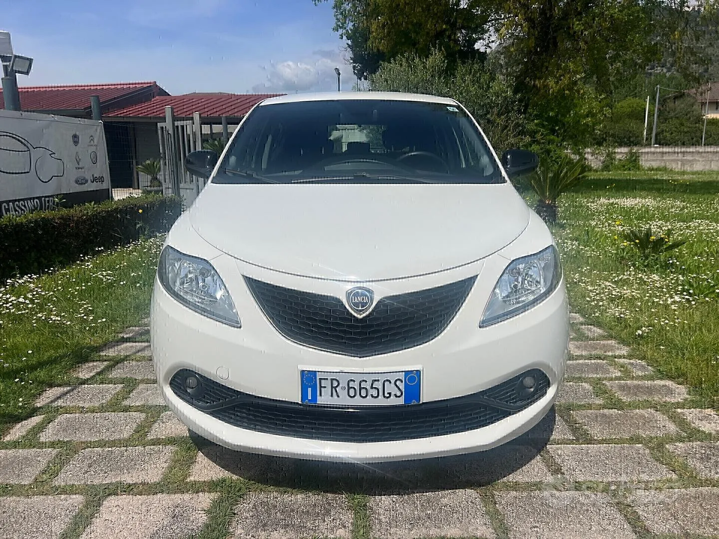Lancia Ypsilon 2018 photo 2