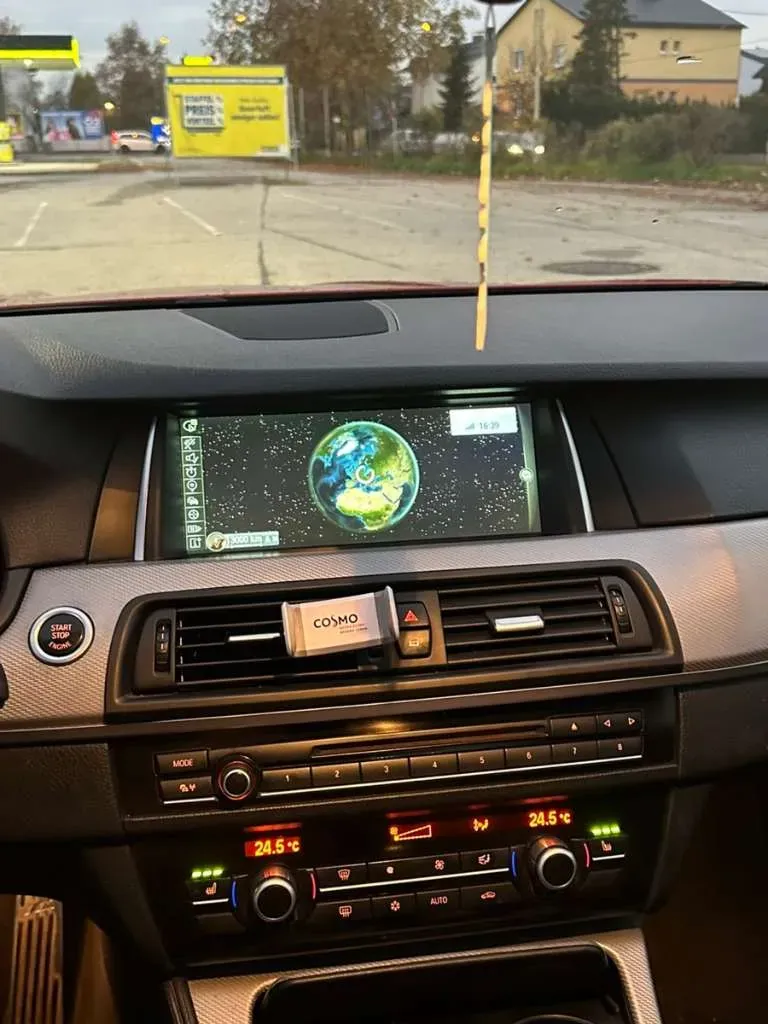 BMW 5 Series 2011 photo 3