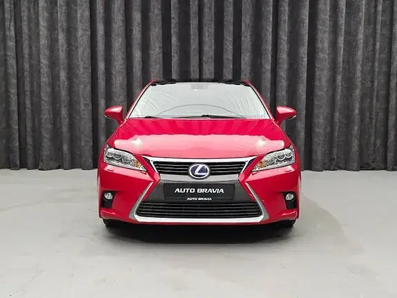 Lexus Ct200H 2015 photo 2