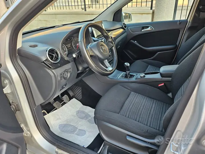 Mercedes-Benz B-Class 2016 photo 4