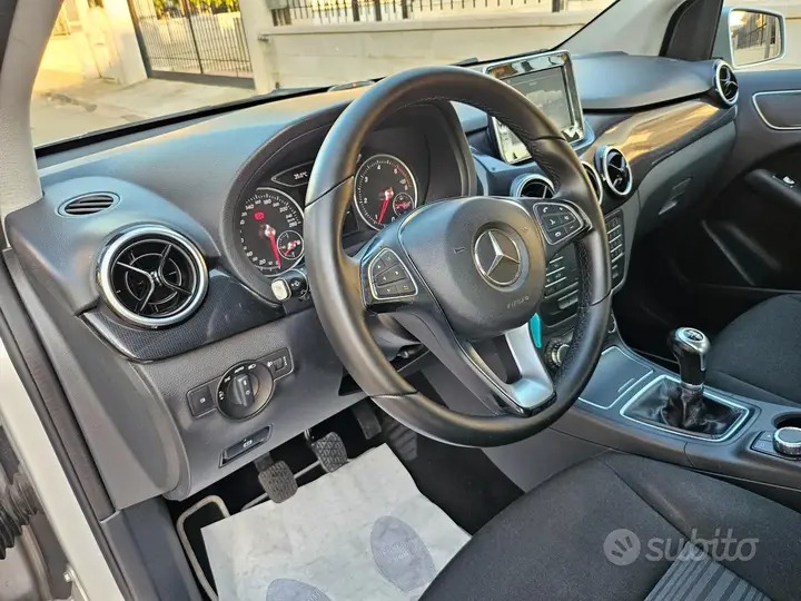 Mercedes-Benz B-Class 2016 photo 5