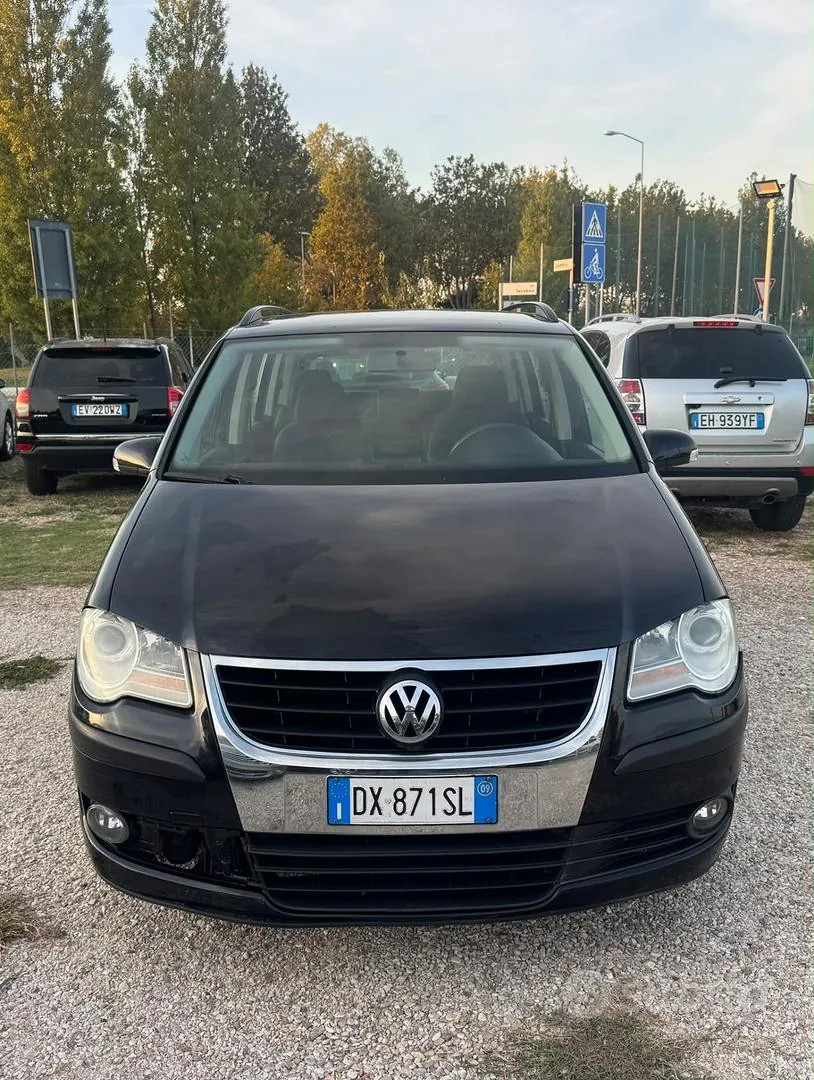 Volkswagen Touran 2009 photo 3
