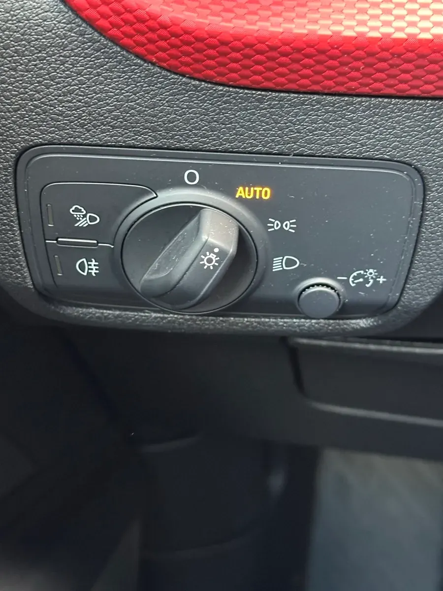 Audi Q2 2017 photo 2