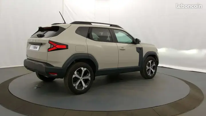Dacia Duster 2024 photo 2