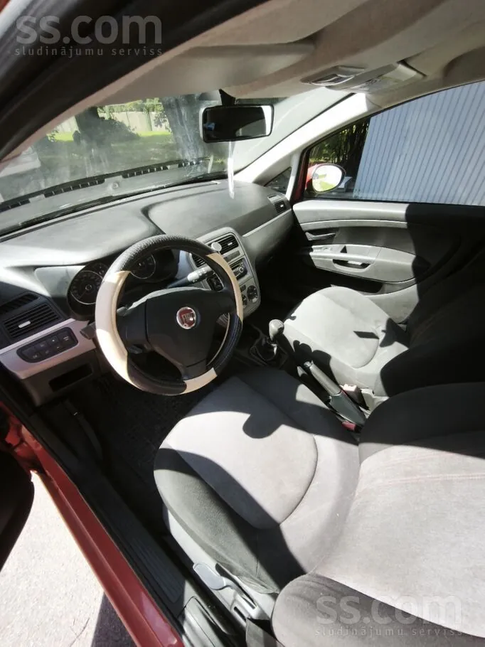 Fiat Punto 2012 photo 4