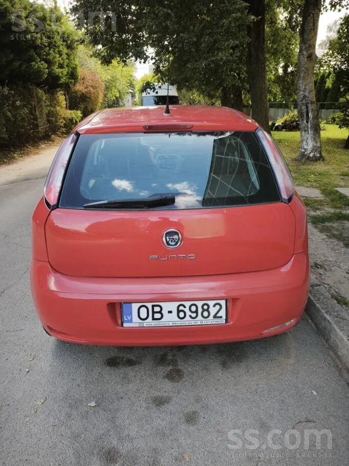Fiat Punto 2012 photo 3