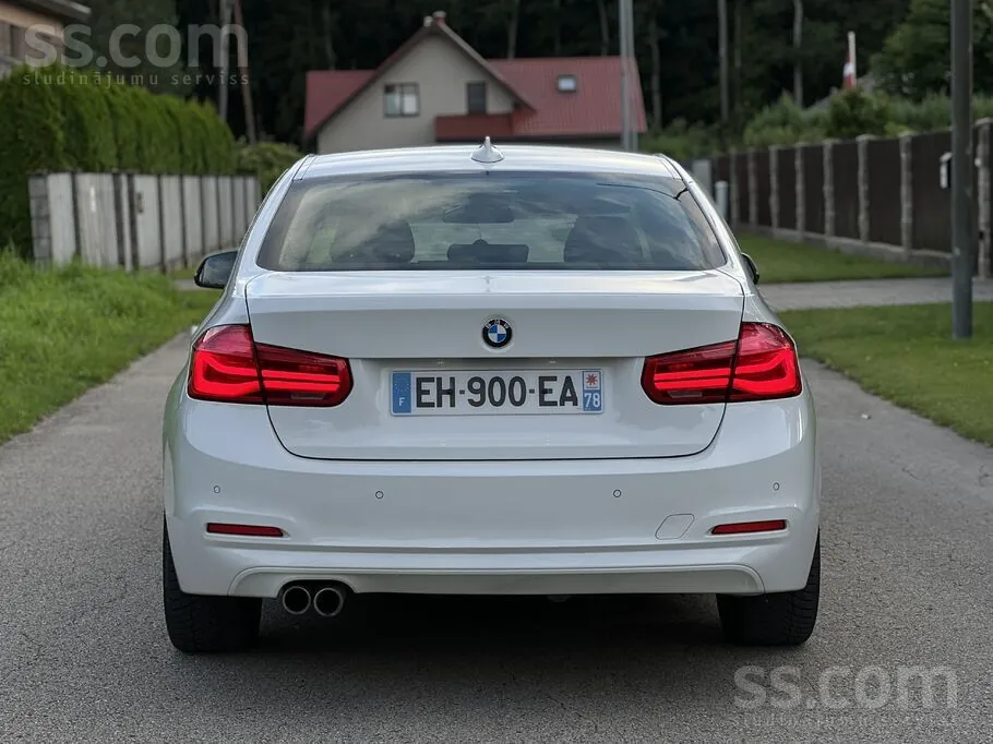 BMW 330D 2016 photo 2