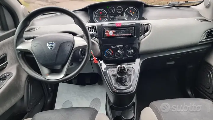 Lancia Ypsilon 2014 photo 5
